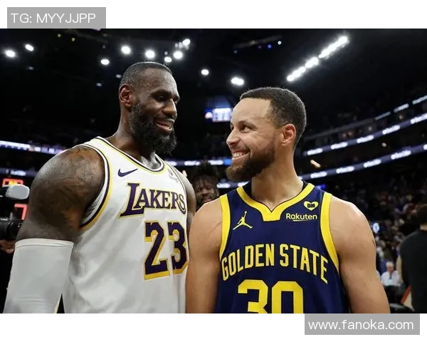 詹姆斯：从篮球巨星到社会活动家的传奇人生与影响力分析