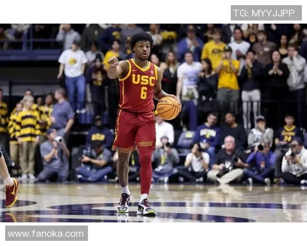 詹姆斯父子齐聚篮球舞台布朗尼正式宣布参加NBA选秀 詹姆斯父子齐聚篮球舞台布朗尼正式宣布参加NBA选秀