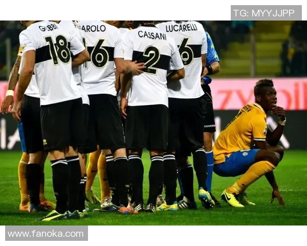 皇马与罗马激情对决黑白直播带你全程观看精彩瞬间