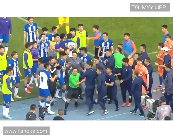 斯队与阿德莱德的激烈对决引发球迷热议与期待