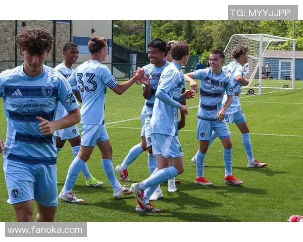 休斯顿与堪萨斯城激战比分揭晓精彩瞬间回顾与分析